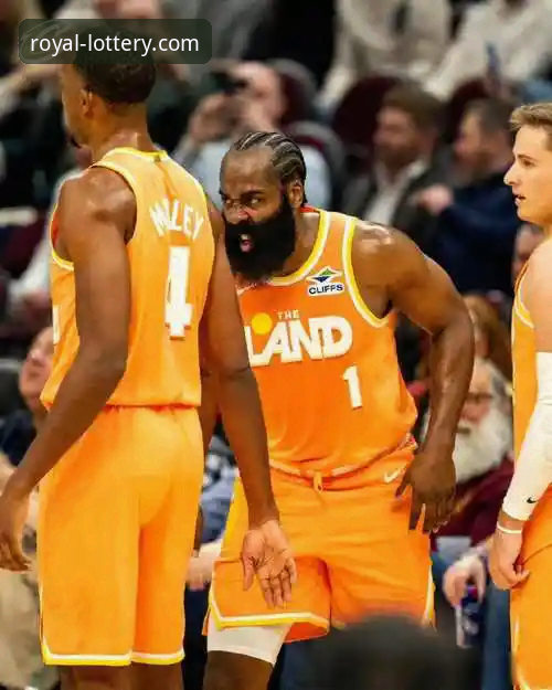 骑士主场力克魔术，米切尔42分闪耀全场详解